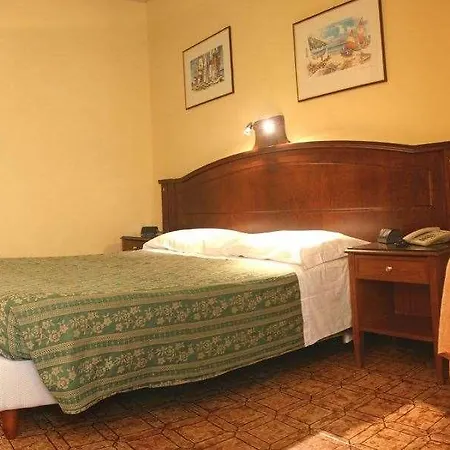 فندق Apogeo - 3*